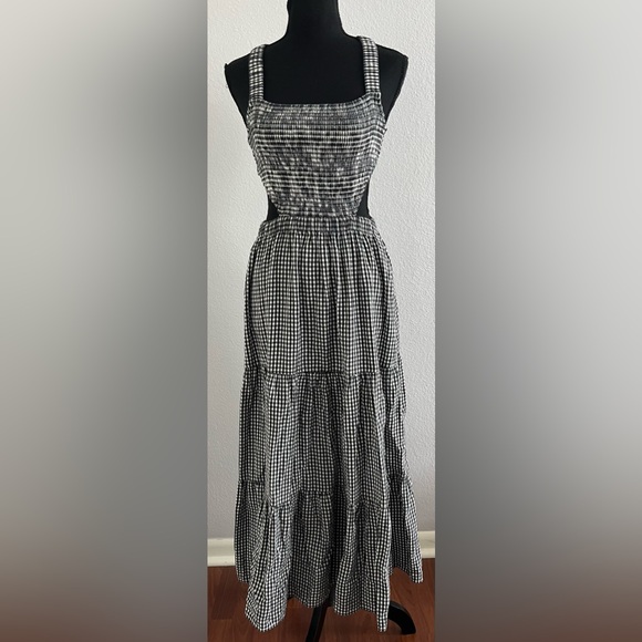 American Eagle Outfitters Dresses & Skirts - American Eagle Outfitters Black and White Maxi Dress